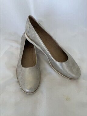 SOUL Naturalizer Women's Idea Ballet Flats Size 12 Light Gold Faux Leather EUC